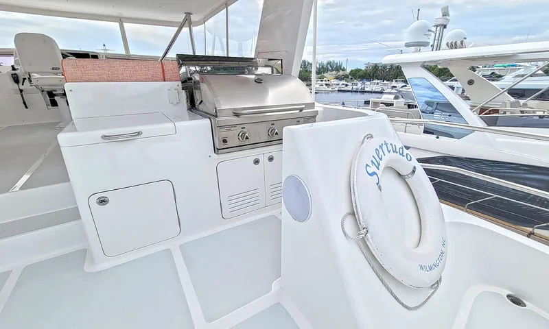 Suertudo Yacht Photos Pics 