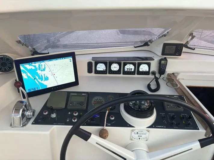 Aventura Yacht Photos Pics 