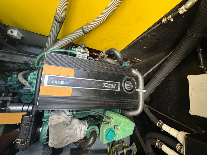 Aventura Yacht Photos Pics 