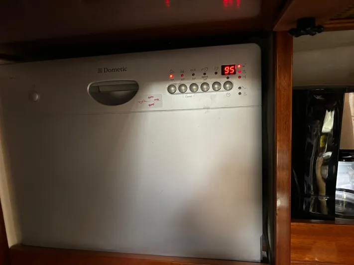 Aventura Yacht Photos Pics 