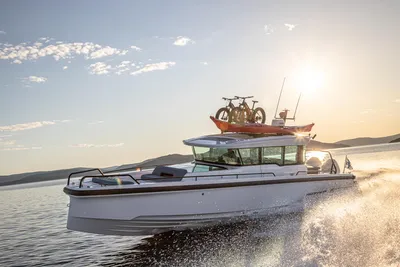 Axopar 37 XC Cross Cabin with Aft Cabin