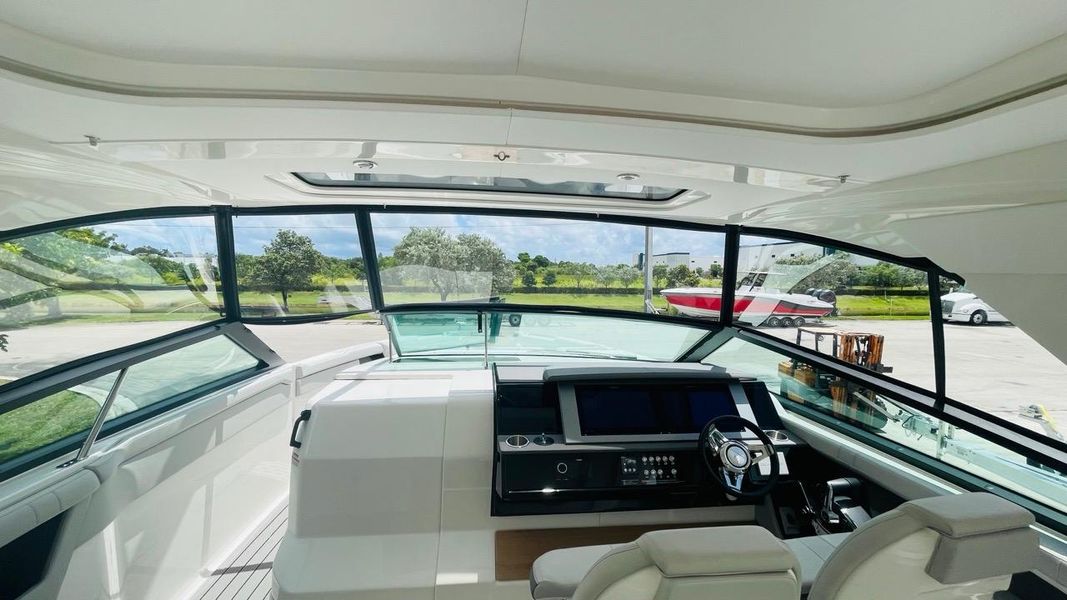 2022 Sea Ray 400 SLX OB