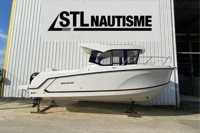 2023 Quicksilver Captur 705 Pilothouse