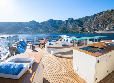 Yacht