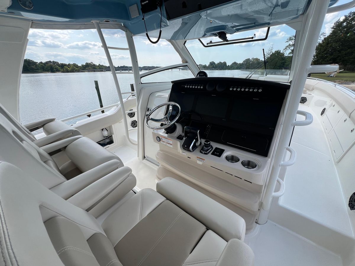 2023 Boston Whaler 42 