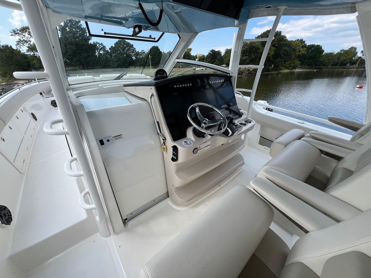 2023 Boston Whaler 42 
