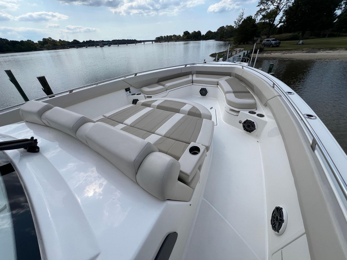 2023 Boston Whaler 42 