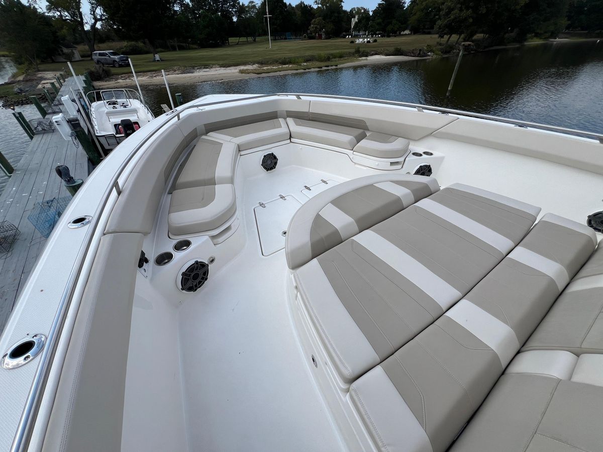 2023 Boston Whaler 42 