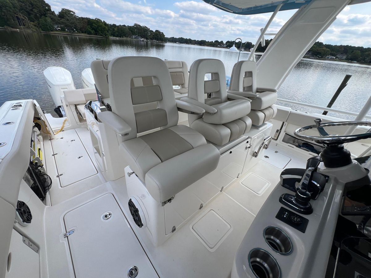 2023 Boston Whaler 42 