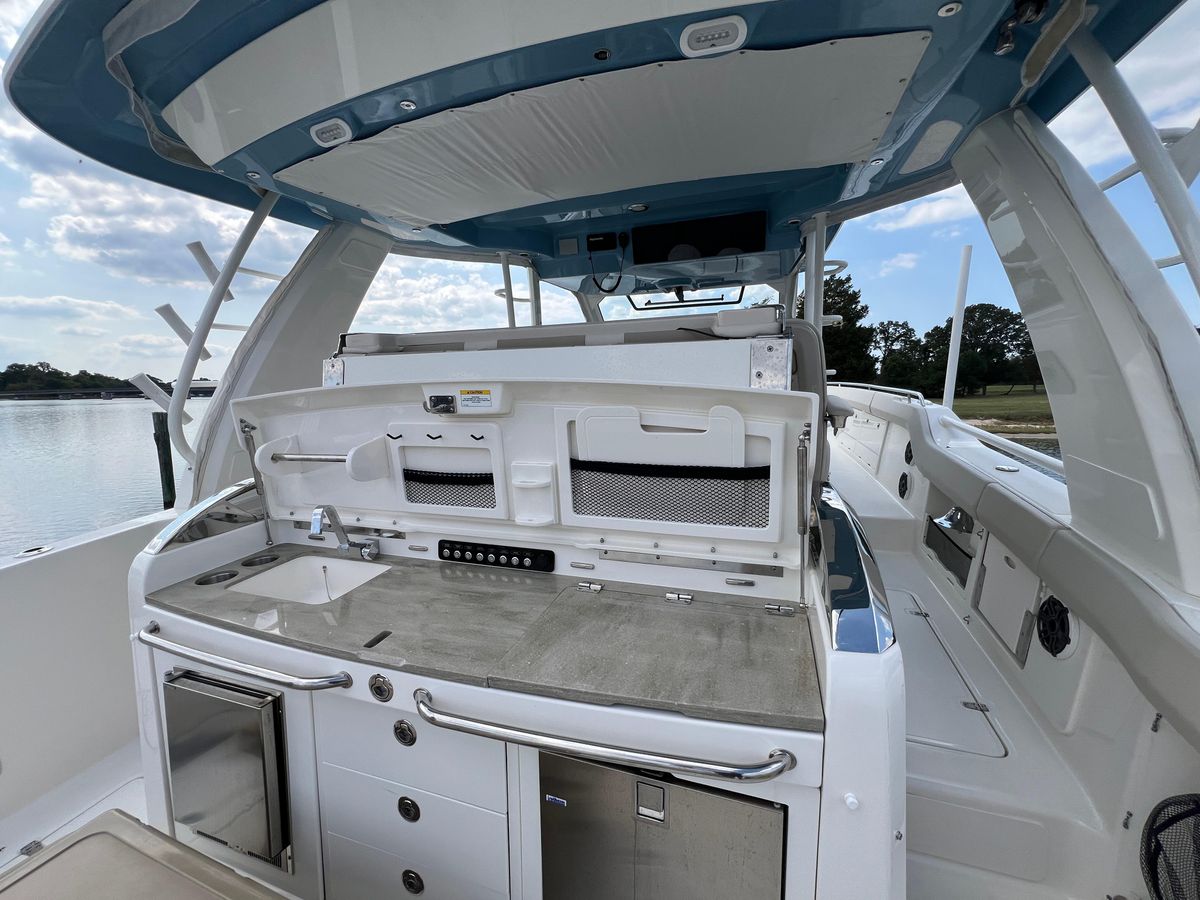 2023 Boston Whaler 42 