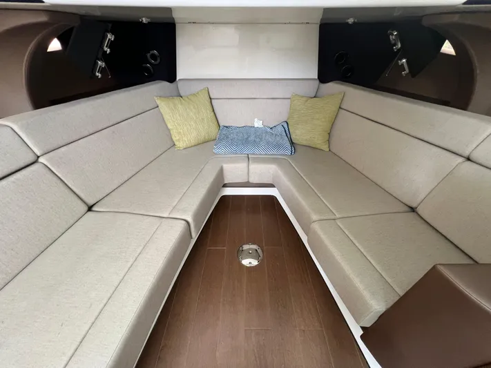 Sea Leggs Yacht Photos Pics 