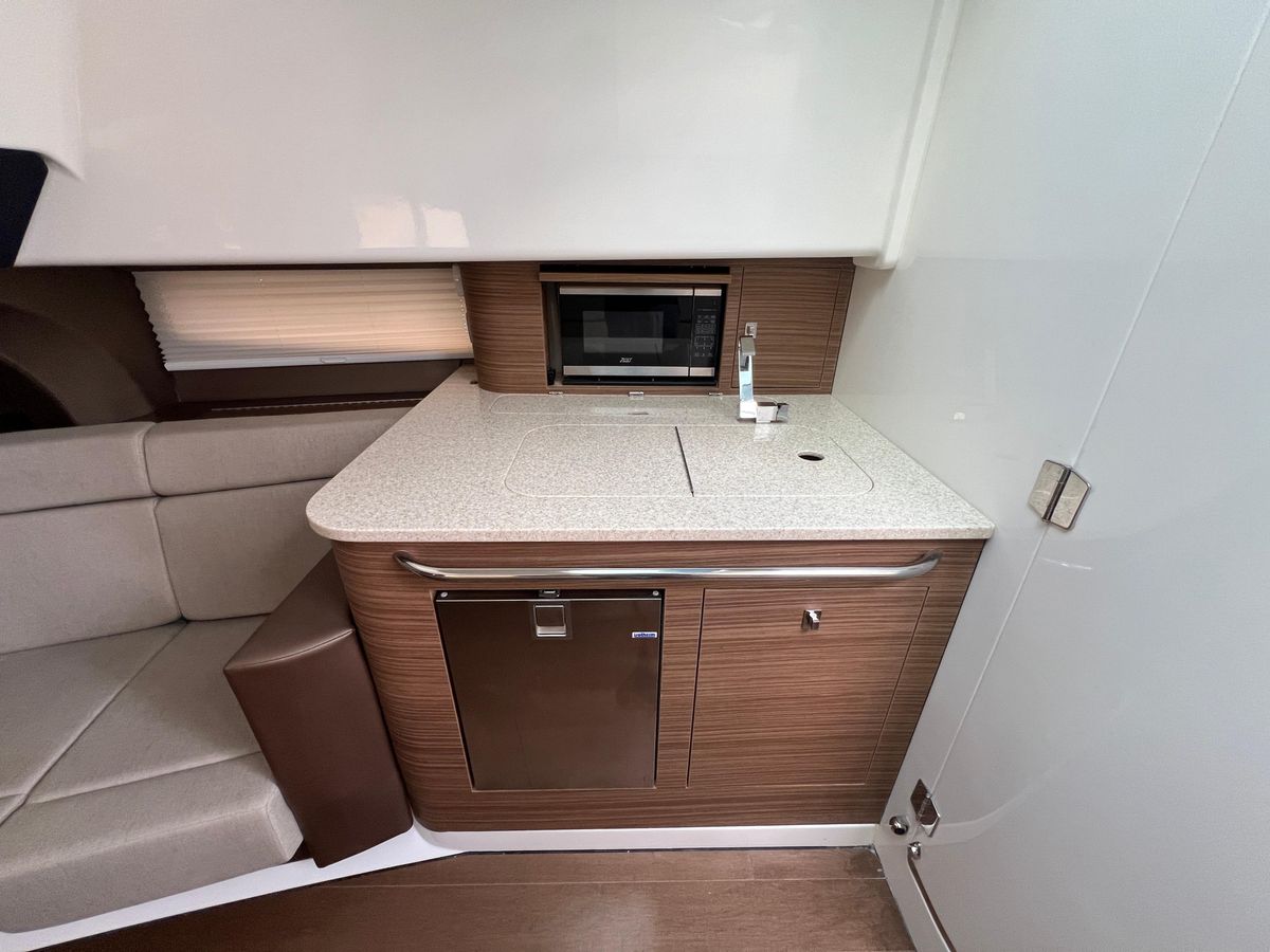 2023 Boston Whaler 42 