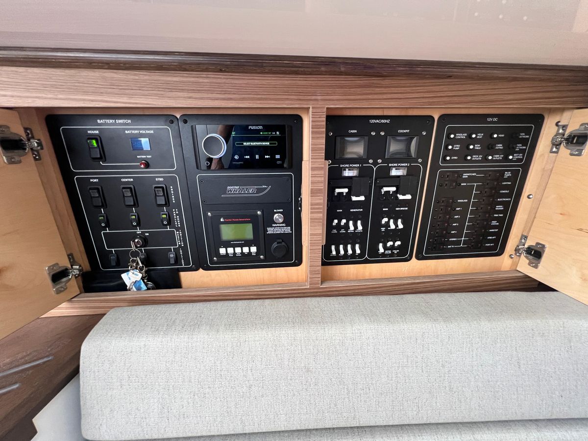 2023 Boston Whaler 42 