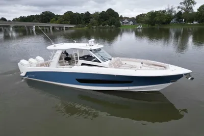 Boston Whaler 420 Outrage