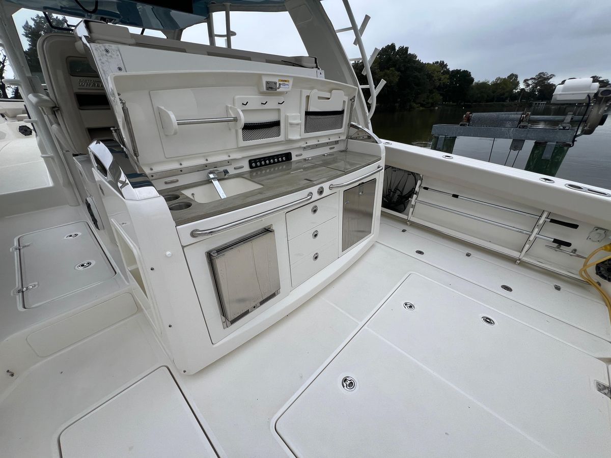 2023 Boston Whaler 42 