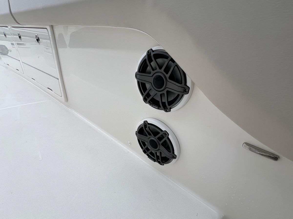 2023 Boston Whaler 42 