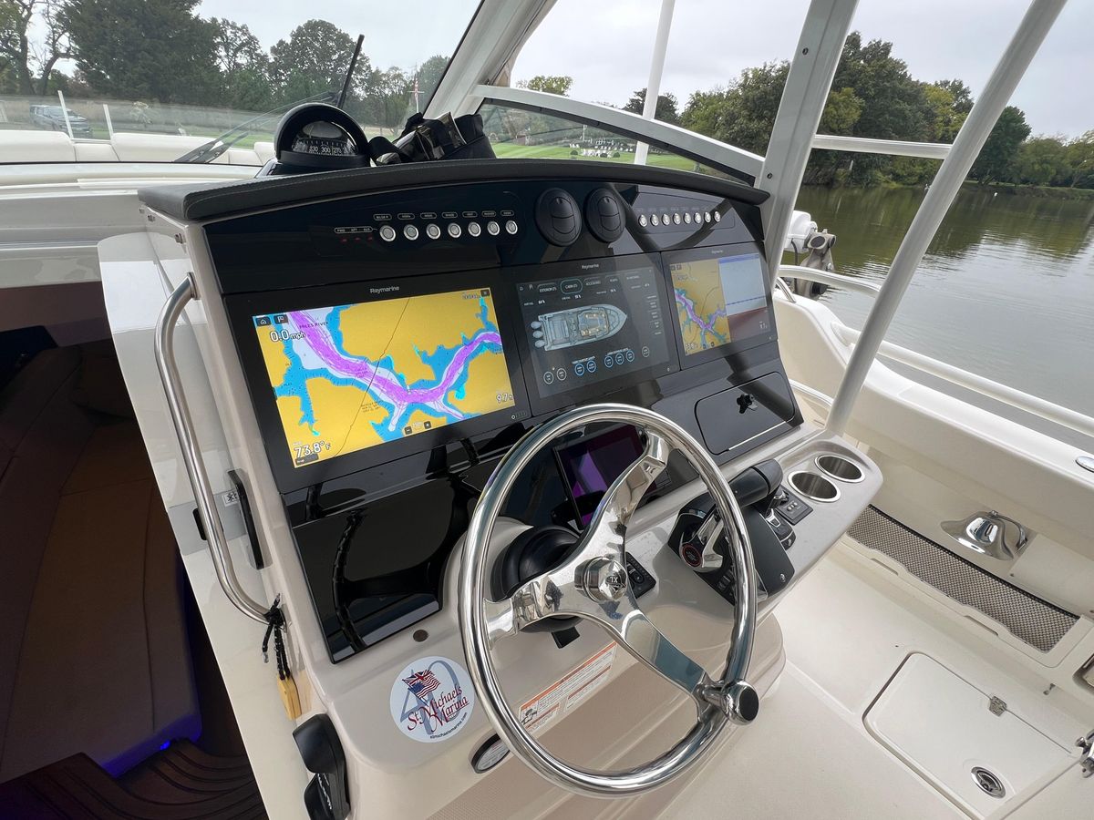 2023 Boston Whaler 42 
