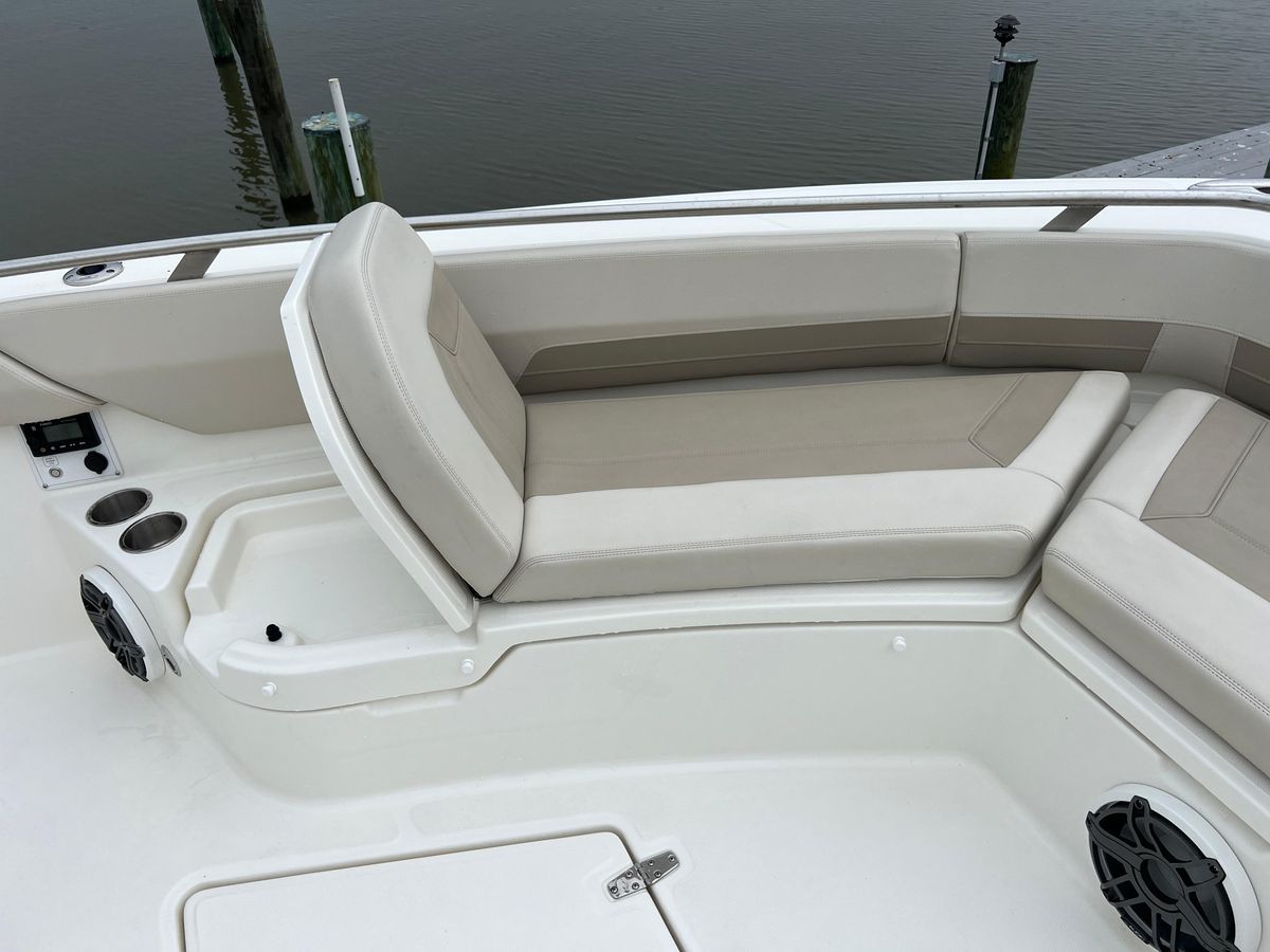 2023 Boston Whaler 42 