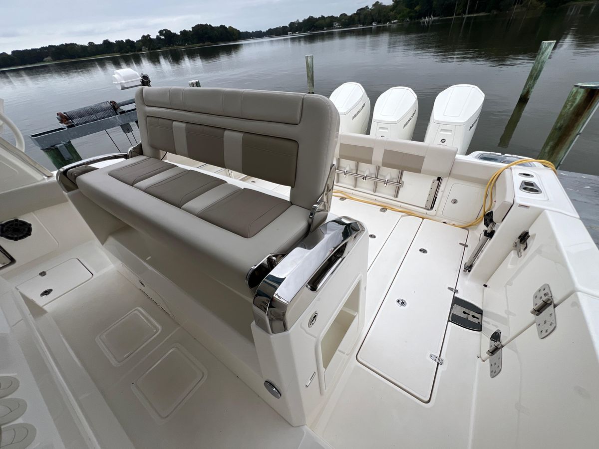2023 Boston Whaler 42 