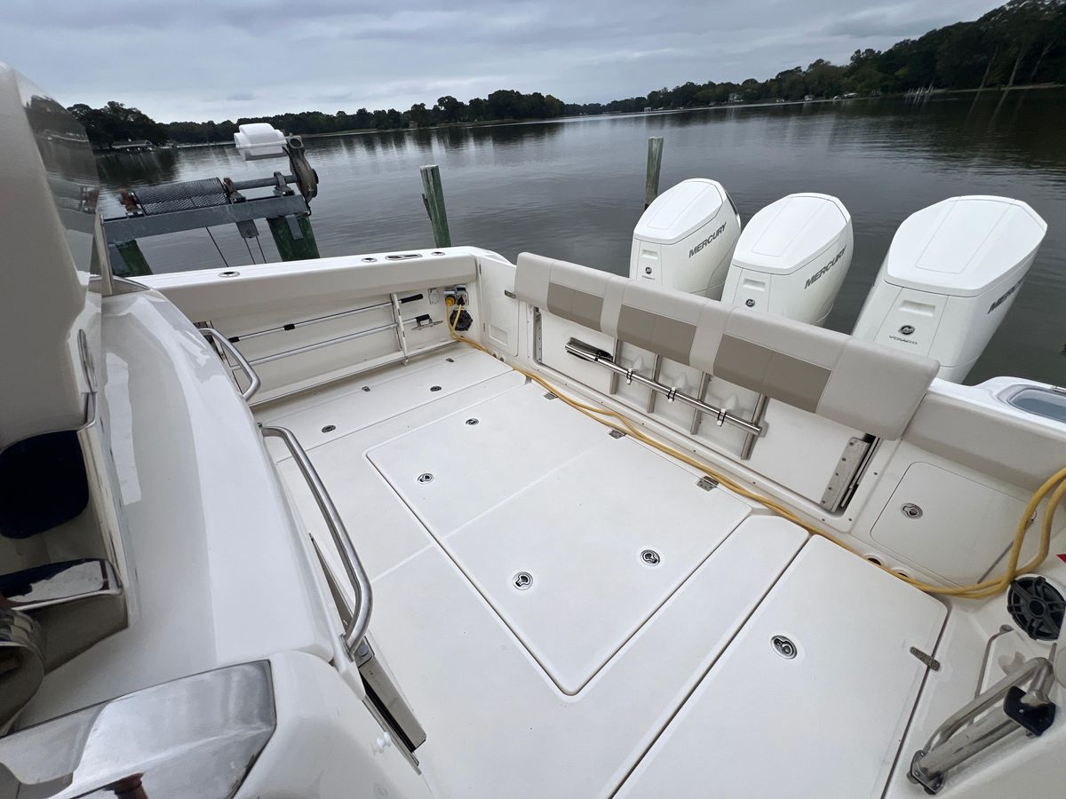 2023 Boston Whaler 42 