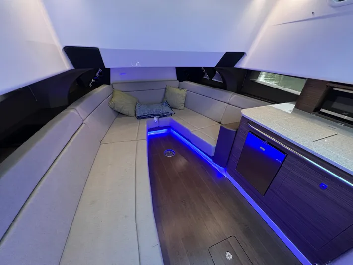 Sea Leggs Yacht Photos Pics 