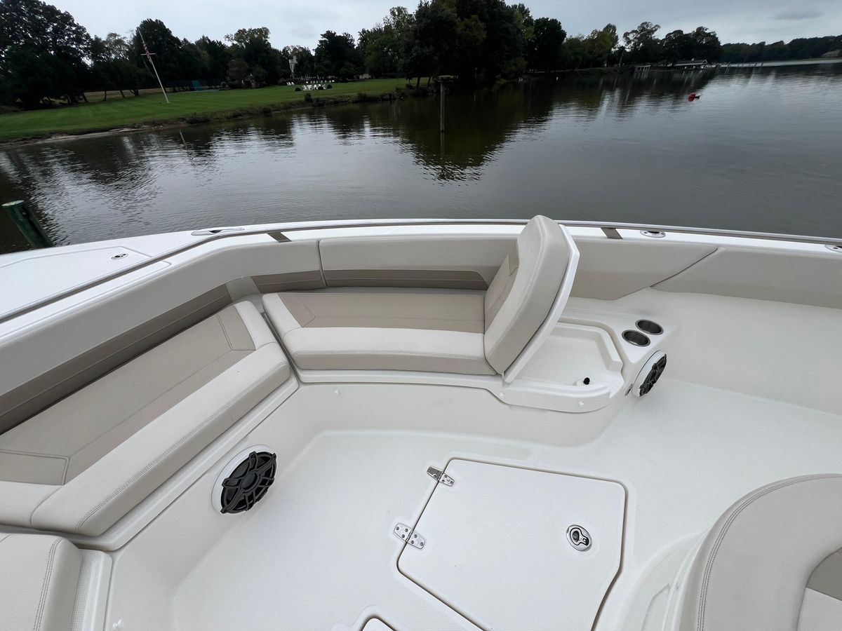 2023 Boston Whaler 42 