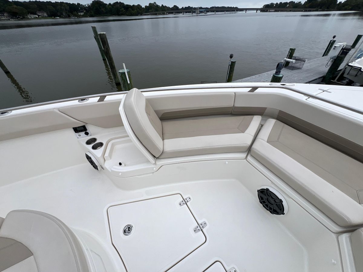 2023 Boston Whaler 42 