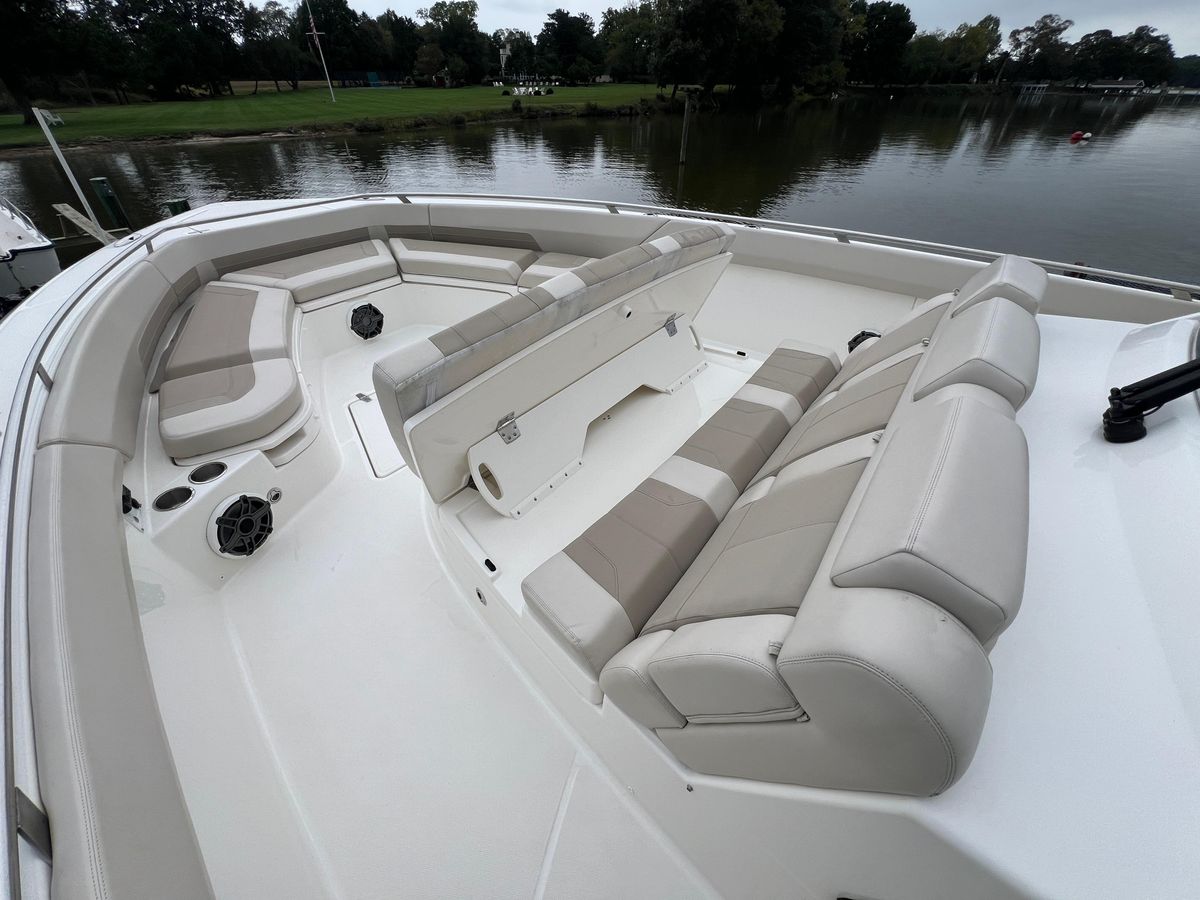 2023 Boston Whaler 42 