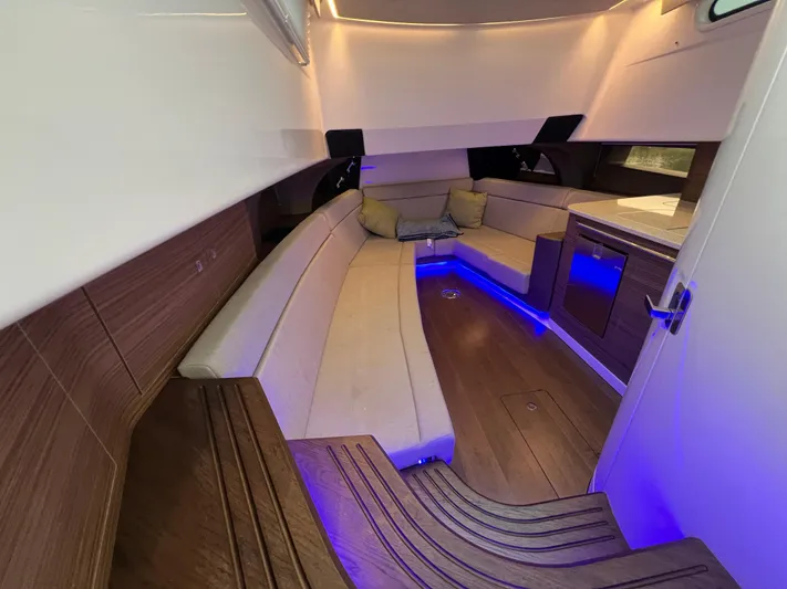 Sea Leggs Yacht Photos Pics 