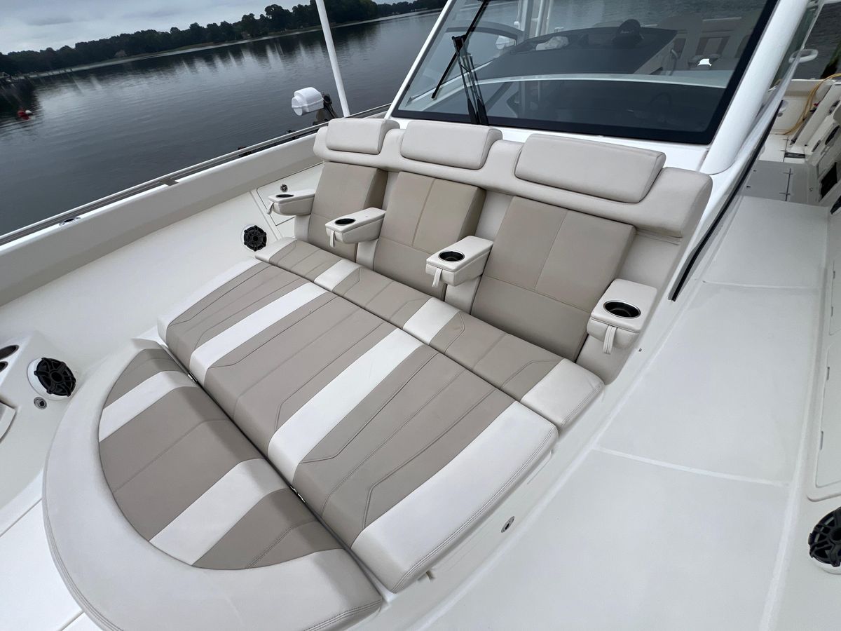 2023 Boston Whaler 42 