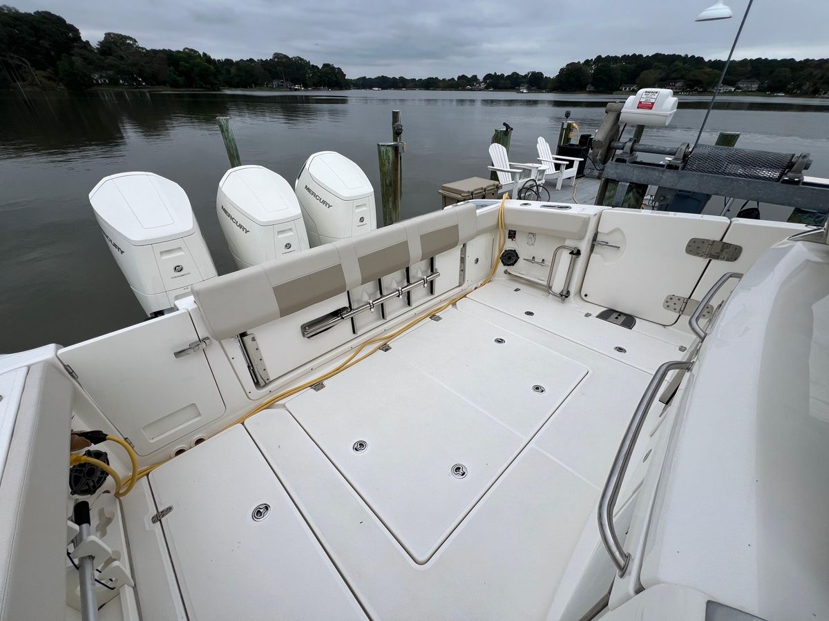2023 Boston Whaler 42 