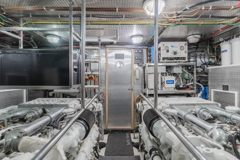 Artemis Yacht Photos Pics 