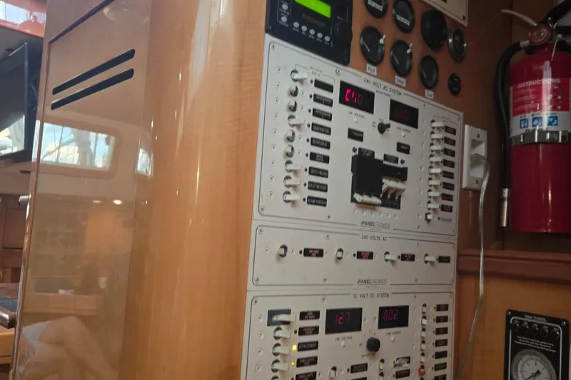 Pelican Yacht Photos Pics ELECTRICAL PANEL