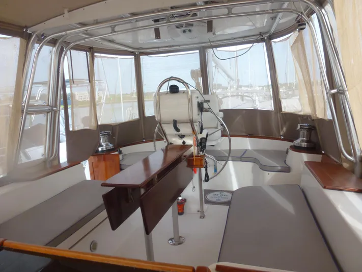  Yacht Photos Pics COCKPIT ENCLOSURE/HARD TOP