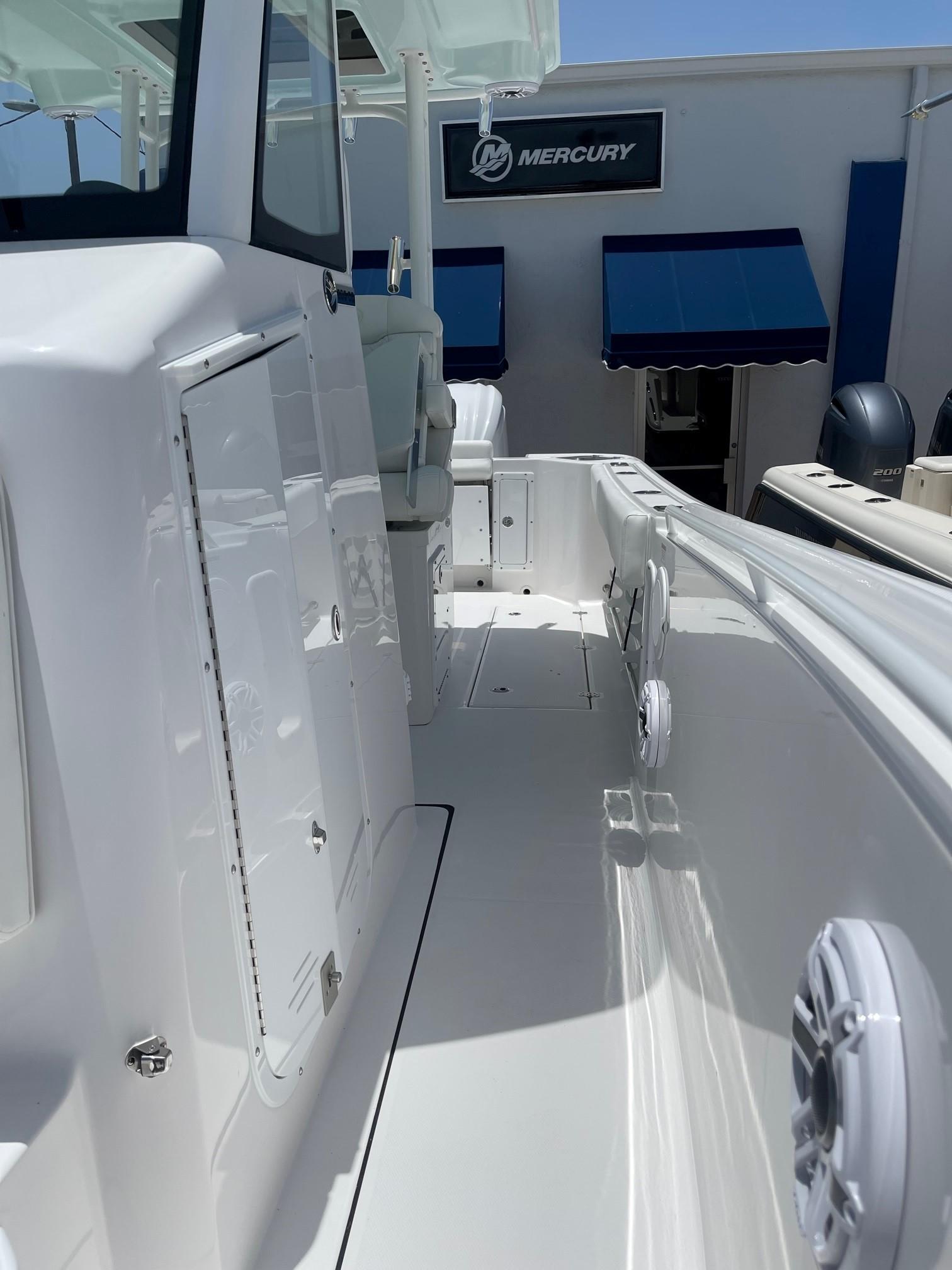 2023 Edgewater 285CC Center Console for sale - YachtWorld