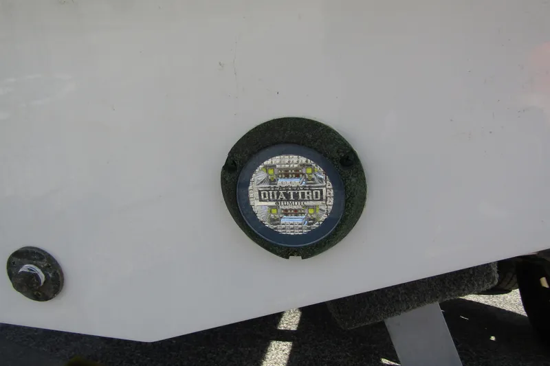  Yacht Photos Pics 2023 Blackfin 252 DC boat detail with Quattro underwater light.