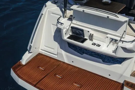 Low Key Yacht Photos Pics 