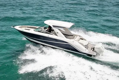 Sea Ray SLX 310 Outboard