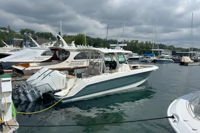 Boston Whaler 360 Outrage