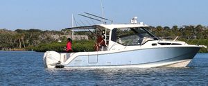 2023 Boston Whaler 325 Conquest
