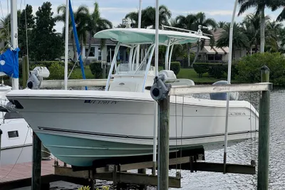2015 Cobia 237 Center Console