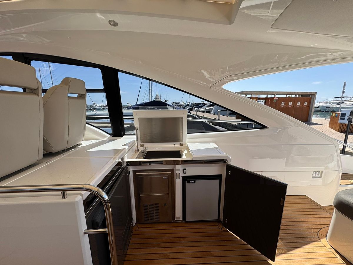 2017 Fairline 49 