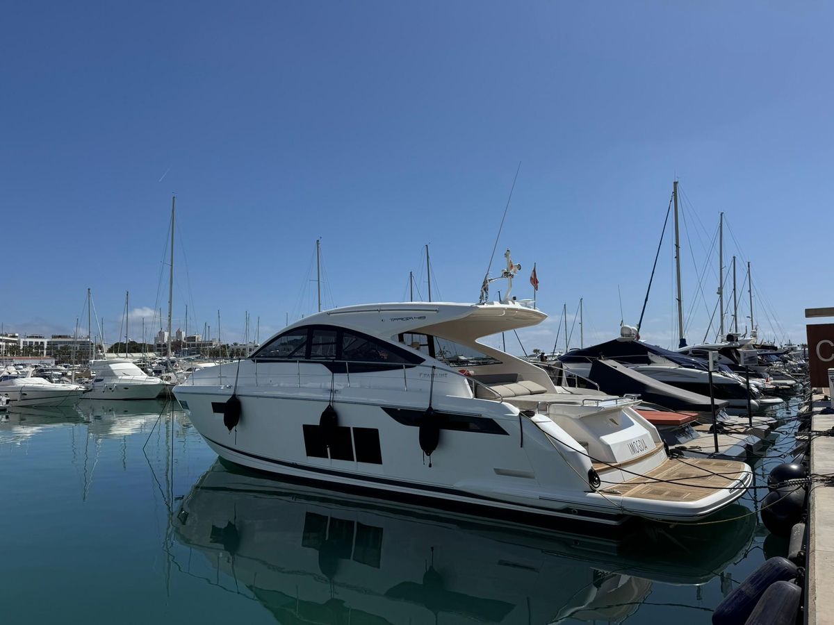 2017 Fairline 49 