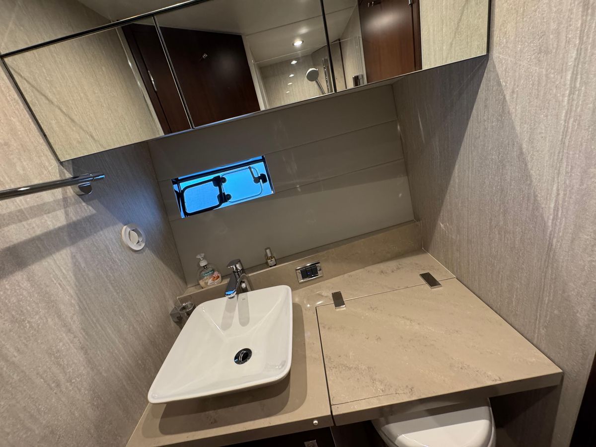 2017 Fairline 49 