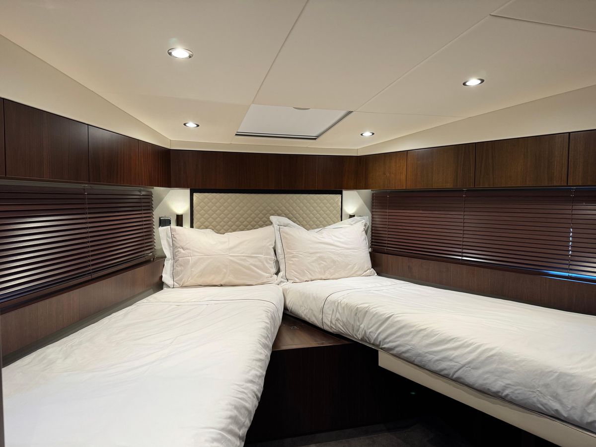 2017 Fairline 49 