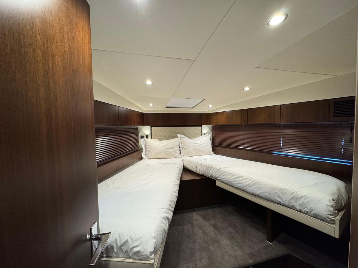 2017 Fairline 49 