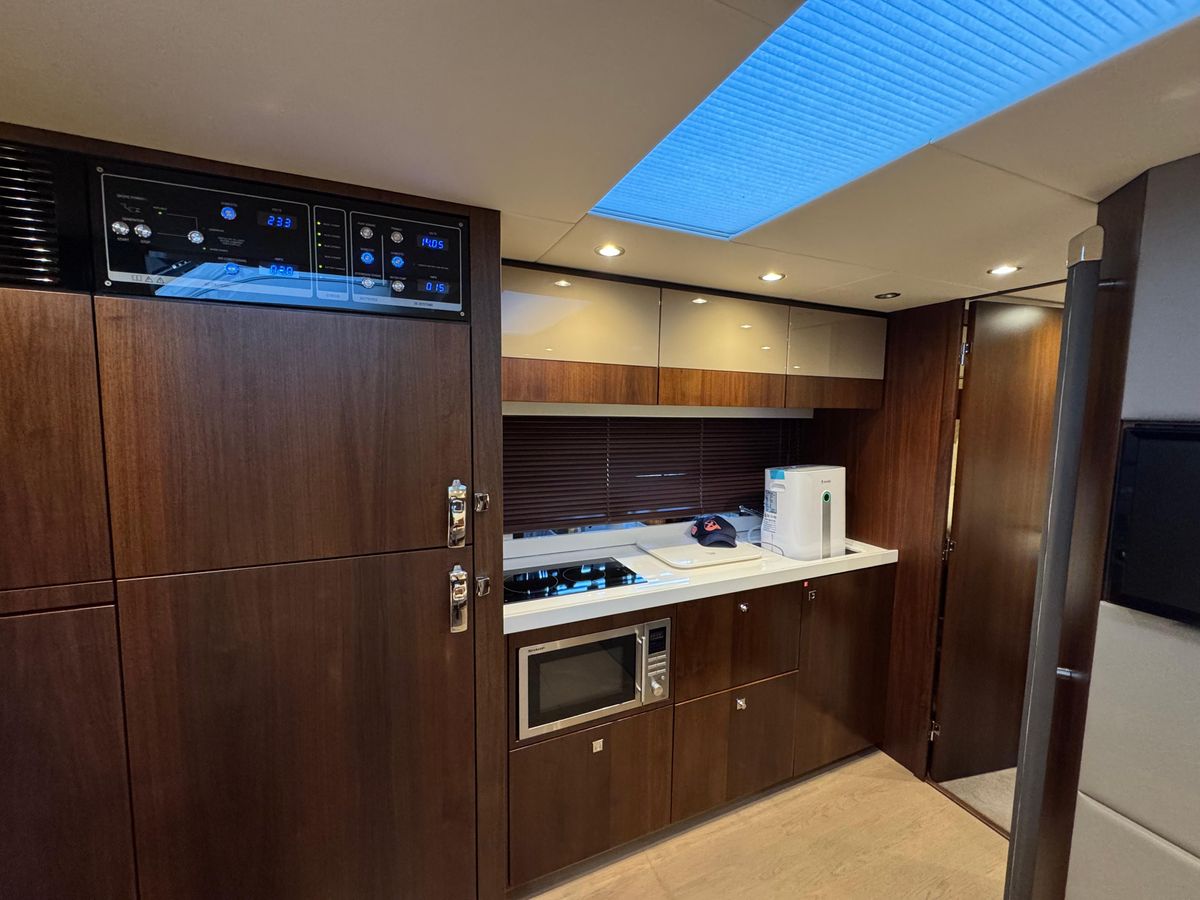 2017 Fairline 49 