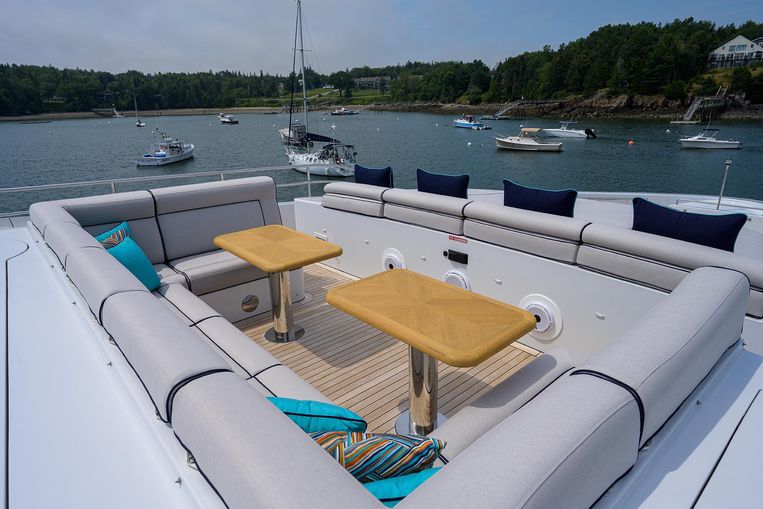 2011-144-heesen-44m