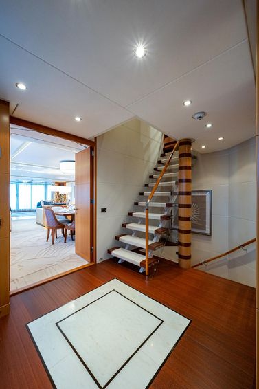 2011-144-heesen-44m
