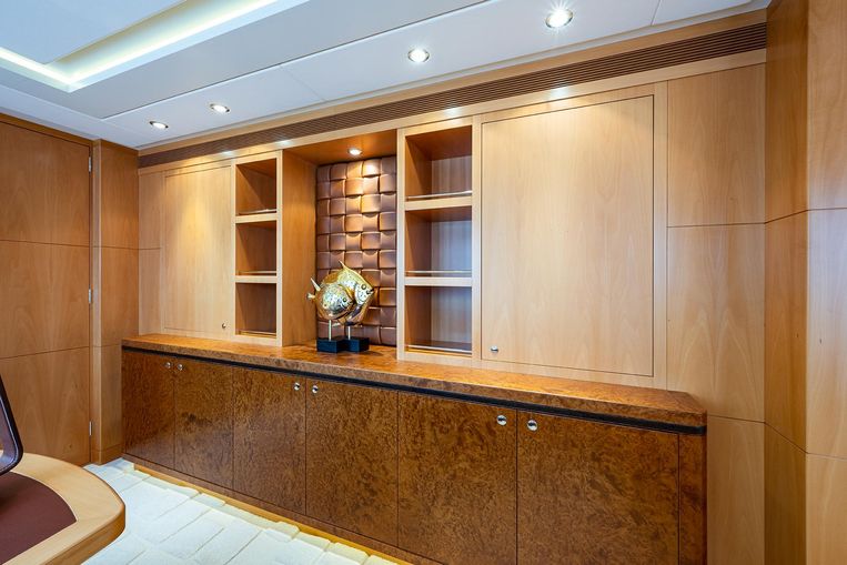 2011-144-heesen-44m